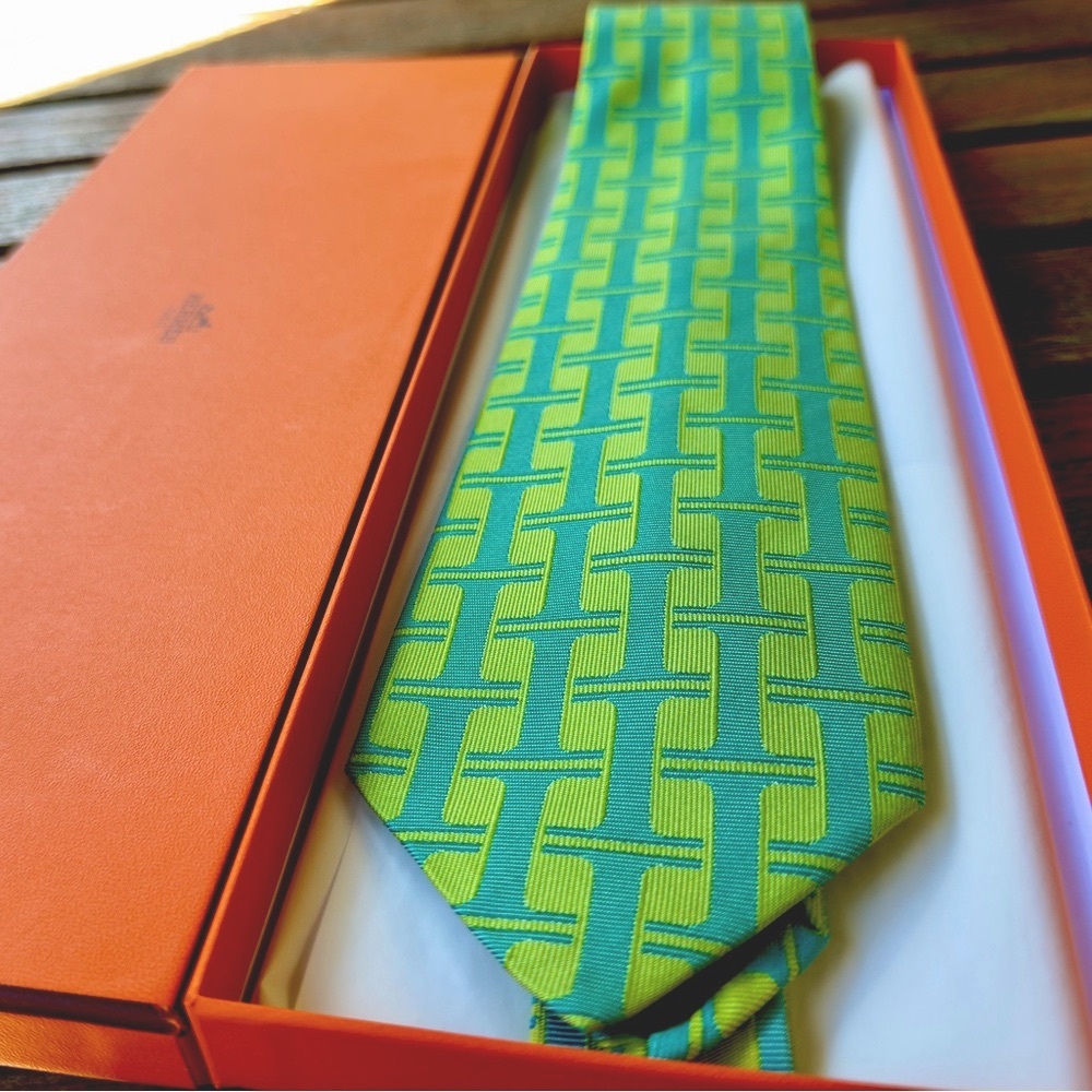 🎁HOLIDAY 26’🎁🆕💯ICON HERMES LIMITED EDITION EDITION LRG H’S NEON GREEN MOTIF TIE🔥